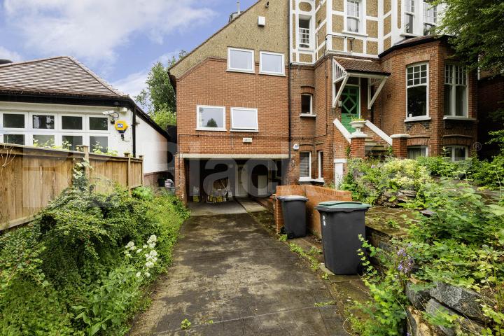 2 bedroom 2 bathroom maisonette with garden located close to Highgate station  Stanhope Road, Highgate
